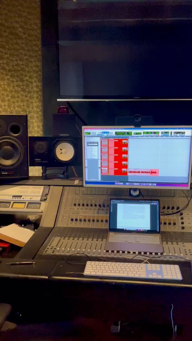 Snacks, retakes, and the occasional “Who the hell wrote this?!” 

Behind the scenes of the #Fallosophy #audiobook 🎙️📚😍 

Coming July 2025! 

Thanks @des.sound for keeping me on track and for being such a pro to work with. I am having a blast ⭐️

#BTS #booksta #thisIsMS 

@douglasmcintyre2013
